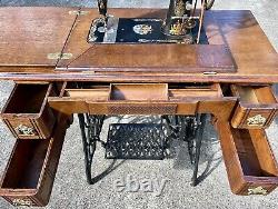 Antique Singer Sphinx 1904 Treadle Sewing Machine #B475437