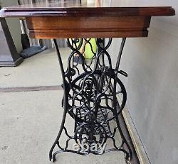 Antique Singer Treadle Sewing Machine Cast Iron Base Stand Oak Table withWheels