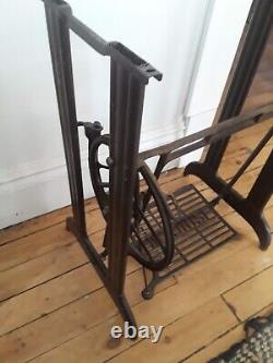 Antique Singer Treadle Sewing Machine Cast Iron Base complete