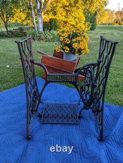 Antique Singer Treadle Sewing Machine Cast Iron Stand Table base works see video