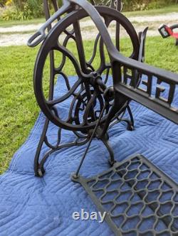 Antique Singer Treadle Sewing Machine Cast Iron Stand Table base works see video