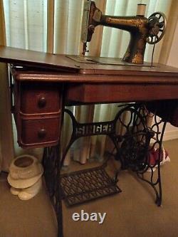 Antique Singer Treadle Sewing Machine Early 1900s