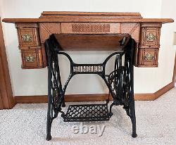 Antique Singer Treadle Sewing Machine Oak Cabinet Model 27 Spinx Decal, 1901