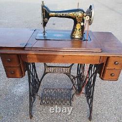 Antique Singer Treadle Sewing Machine in Cabinet, Vintage Early 1910-1915