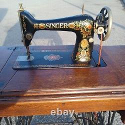 Antique Singer Treadle Sewing Machine in Cabinet, Vintage Early 1910-1915