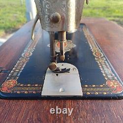 Antique Singer Treadle Sewing Machine in Cabinet, Vintage Early 1910-1915