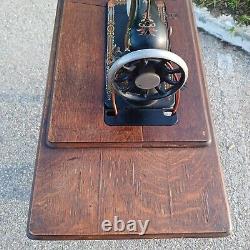 Antique Singer Treadle Sewing Machine in Cabinet, Vintage Early 1910-1915