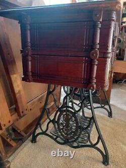 Antique Singer Treadle Sewing Machine in Oak Cabinet 1890's