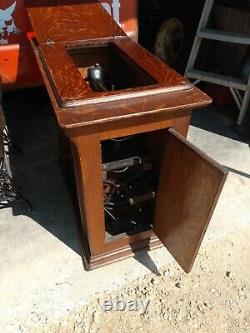 Antique Singer Treadle Sewing Machine unique Cabinet