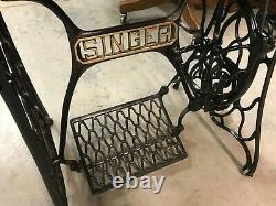 Antique Singer Treadle Sewing Machine withcabinet 1908