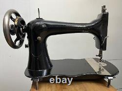 Antique Singer VS2 Fiddle Base Sewing Machine