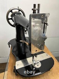 Antique Singer VS2 Fiddle Base Sewing Machine