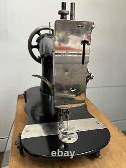 Antique Singer VS2 Fiddle Base Sewing Machine