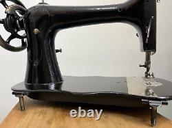 Antique Singer VS2 Fiddle Base Sewing Machine