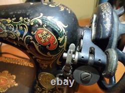 Antique Singer sewing machine 1910 CAT No RF 4-8 G3354278