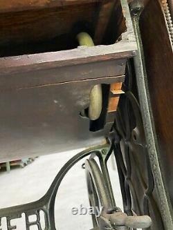 Antique Singer sewing machine Local Pickup only