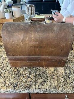 Antique VTG Singer Model 99 Sewing Machine with Wood Case Hand Crank NO KEY