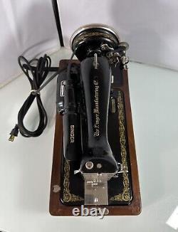 Antique VTG Singer Model 99 Sewing Machine with Wood Case Serial #AE286236, NO KEY