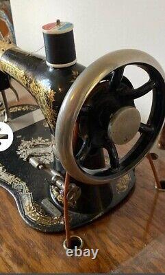 Antique Victorian Fiddle Singer Treadle Sewing Machine Coffin cabinet 16k VS2