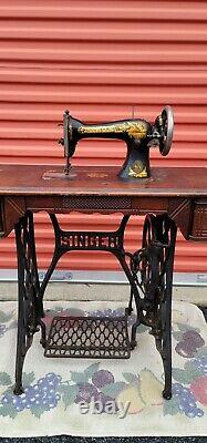 Antique Vintage 1880's Singer Sewing Machine