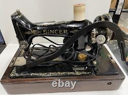 Antique Vintage 1920s Singer Sewing Machine with Case Catalog BT 7 AS IS