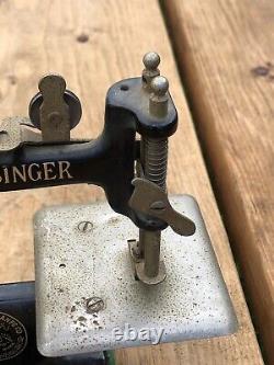 Antique Vintage Miniature Childs Singer Sewing Machine Toy