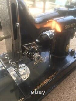 Antique Vintage Singer Featherweight 221 Sewing Machine with Original Case TAW