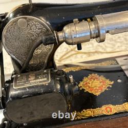 Antique Vintage Singer Model 128 Sewing Machine With Case Light Works