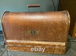 Antique Vtg 1919 Singer 66 Red Eye Sewing Machine & Bentwood Case with Parts