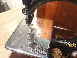 Antique Wilcox and Gibbs Chainstitch HandCrank Sewing machine