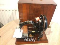 Antique Wilcox and Gibbs Chainstitch HandCrank Sewing machine