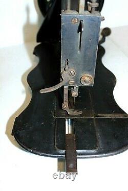 Antique c. 1880 SINGER Industrial SEWING MACHINE from LEATHER GLOVE FACTORY