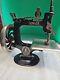 Antique Early 1900s Singer Made In The U. S. A. 7 Hand Crank Sewing Machine