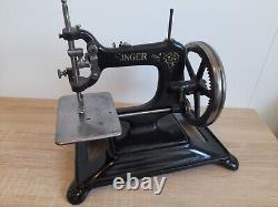 Antique sewing machine Singer 30k
