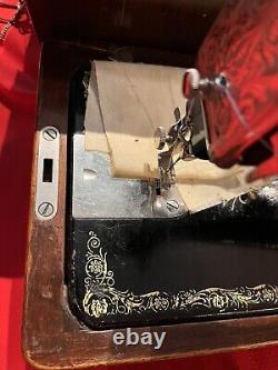 Antique singer sewing machine 1927