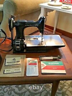 Antique/vintage 221 Singer Featherweight Sewing Machine Works! With Extras