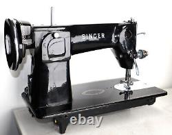 Antique vintage ITALIAN made SINGER 15M sewing machine 15K vtg 15 201K 15B 2