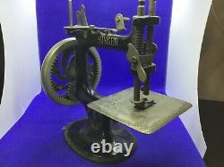 Antique vintage RARE Singer miniature Sewing machine cast iron Childs