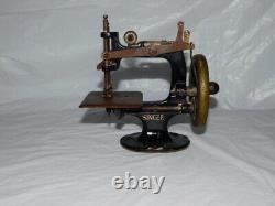 Antique vintage Singer sewing machine salesman sample miniature toy cast metal