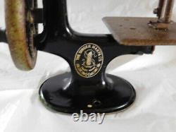 Antique vintage Singer sewing machine salesman sample miniature toy cast metal