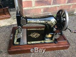 Beautiful 1907 Antique Singer 28K HandCrank Sewing Machine