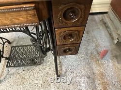 Beautiful Antique Treadle Singer Sewing Machine. 6 Drawer Model