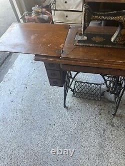 Beautiful Antique Treadle Singer Sewing Machine. 6 Drawer Model