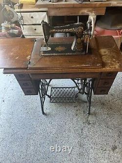 Beautiful Antique Treadle Singer Sewing Machine. 6 Drawer Model