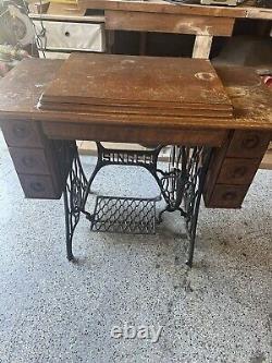 Beautiful Antique Treadle Singer Sewing Machine. 6 Drawer Model