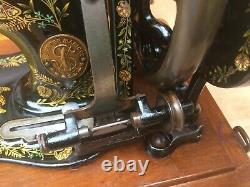 Beautiful Singer 12K New Family Fiddle base with Case and Ottoman Carnation