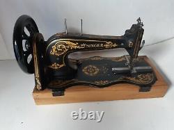 Beautiful unrestored Antique 1887 Singer 13K Sewing Machine Rare model