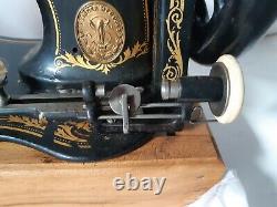 Beautiful unrestored Antique 1887 Singer 13K Sewing Machine Rare model