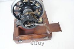 Coffin Case 1911 Singer 28(k) 28 Antique VS Hand Crank Sewing Machine 128 27 127