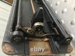 Commercial Singer Sewing Machine Model 96-40 AD 207096